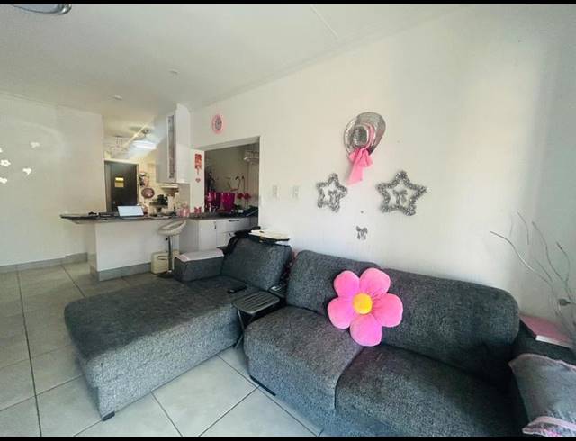 2 BEDROOM TOWNHOUSE FOR SALE IN ARBORETUM